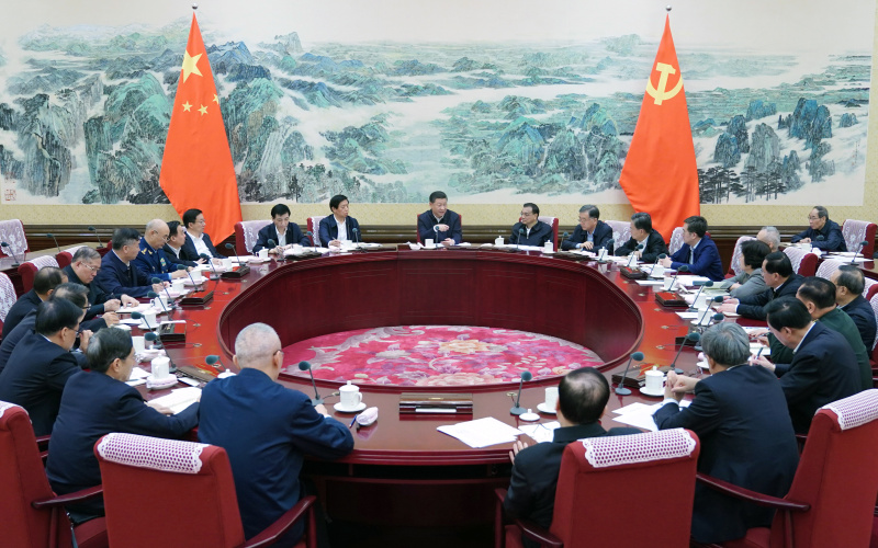 　　12月25日至26日，中共中央政治局召開民主生活會(huì)，中共中央總書記習(xí)近平主持會(huì)議并發(fā)表重要講話。新華社記者 謝環(huán)馳 攝
