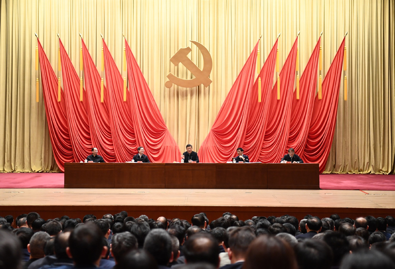 3月1日，2019年春季學(xué)期中央黨校（國(guó)家行政學(xué)院）中青年干部培訓(xùn)班在中央黨校開班。中共中央總書記、國(guó)家主席、中央軍委主席習(xí)近平在開班式上發(fā)表重要講話。