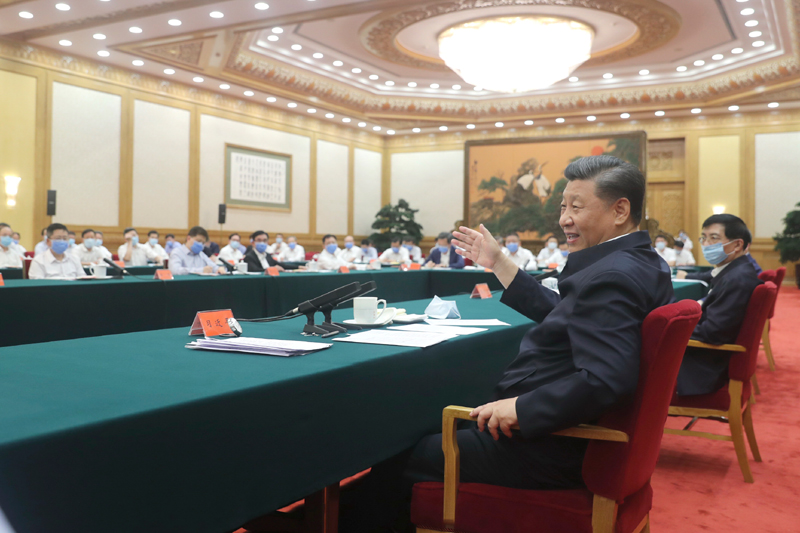 7月21日，中共中央總書記、國家主席、中央軍委主席習(xí)近平在京主持召開企業(yè)家座談會并發(fā)表重要講話。新華社記者 鞠鵬 攝